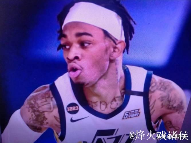 惊艳!雷琼-塔克半场出战5分钟,投篮5中3三分3中2得到12分 惊艳!雷琼-塔克半场出战5分钟,投篮5中3三分3中2得到12分