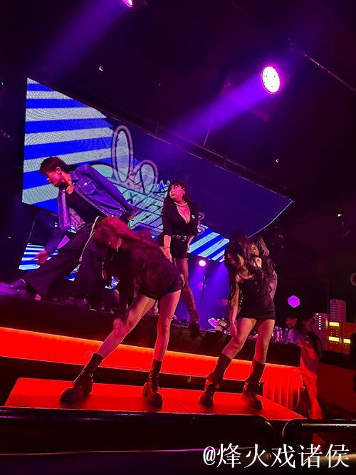 下一站，去哪家更衣室领舞呢？